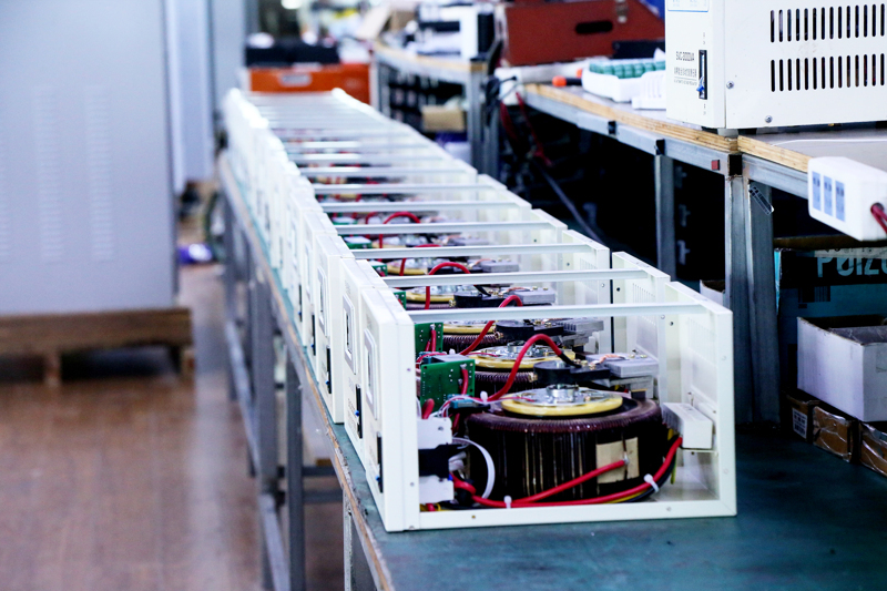 創(chuàng)穩(wěn)電氣 單相5000VA 穩(wěn)壓器 產(chǎn)品細節(jié)特寫