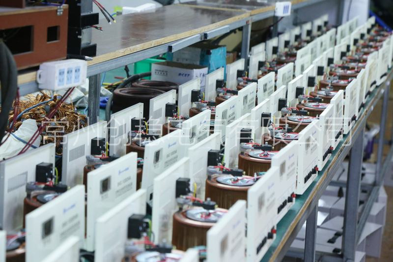 創(chuàng)穩(wěn)電氣、SVC-1000VA穩(wěn)壓器、寬域穩(wěn)壓、220V/110V雙電壓