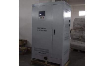 三相大功率全自動補(bǔ)償式穩(wěn)壓器